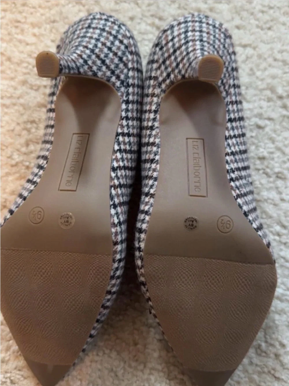NWOT- Liz Claiborne Black & White Mixed Houndstooth Pointed-kitten Heels
